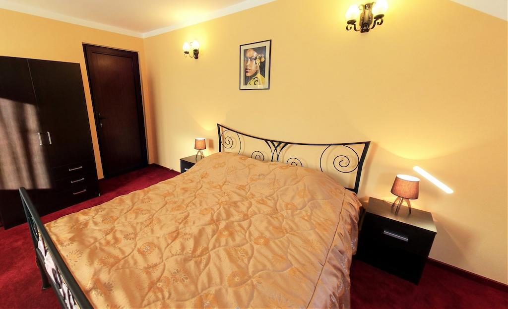 La Storia Guest House Piteşti Esterno foto